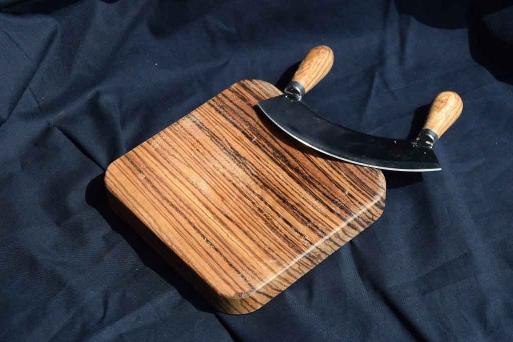 Wiegemesser für Kräuter, Zwiebel und Co.